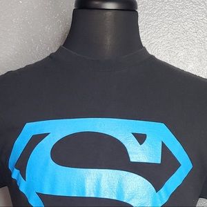 Superman  Black Medium PreOwned T-Shirt-Blue Superman Logo Hero